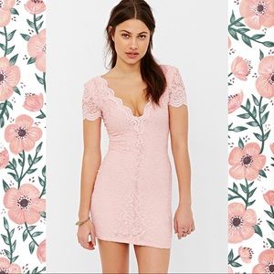 Kimchi Blue UO Pink Scallop Lace Bodycon Dress